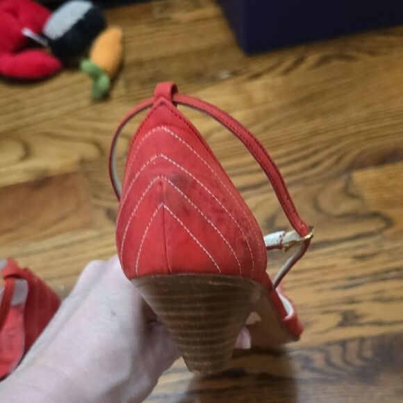 Dior Red Vintage-Style Heels - Picture 4 of 10